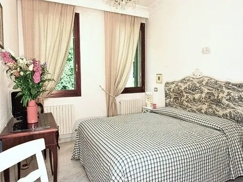 Casa Baseggio Oda ve Kahvaltı 3*